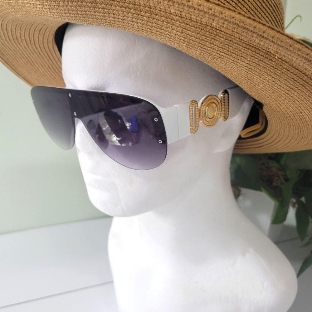 NWT OVERSIZED DESIGNER STYLE & QUALITY SUNGLASSES 🕶 White /gold w case